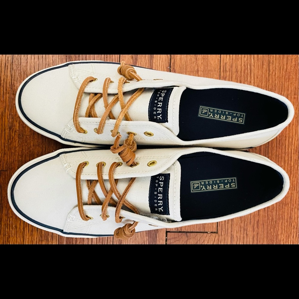 Women’s size 8.5 cream colored Sperry Top slides